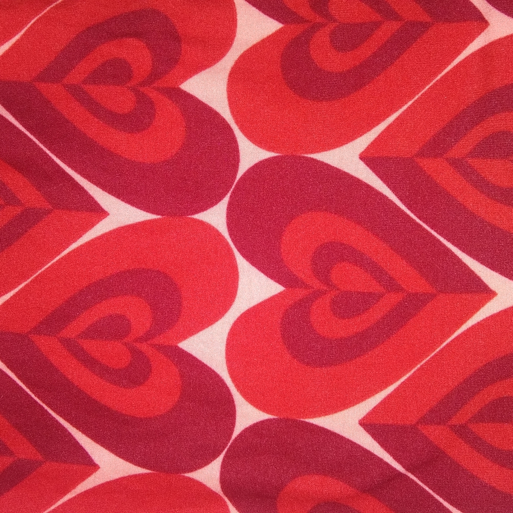 Lularoe Tall& Curvy leggings. Heart pattern.